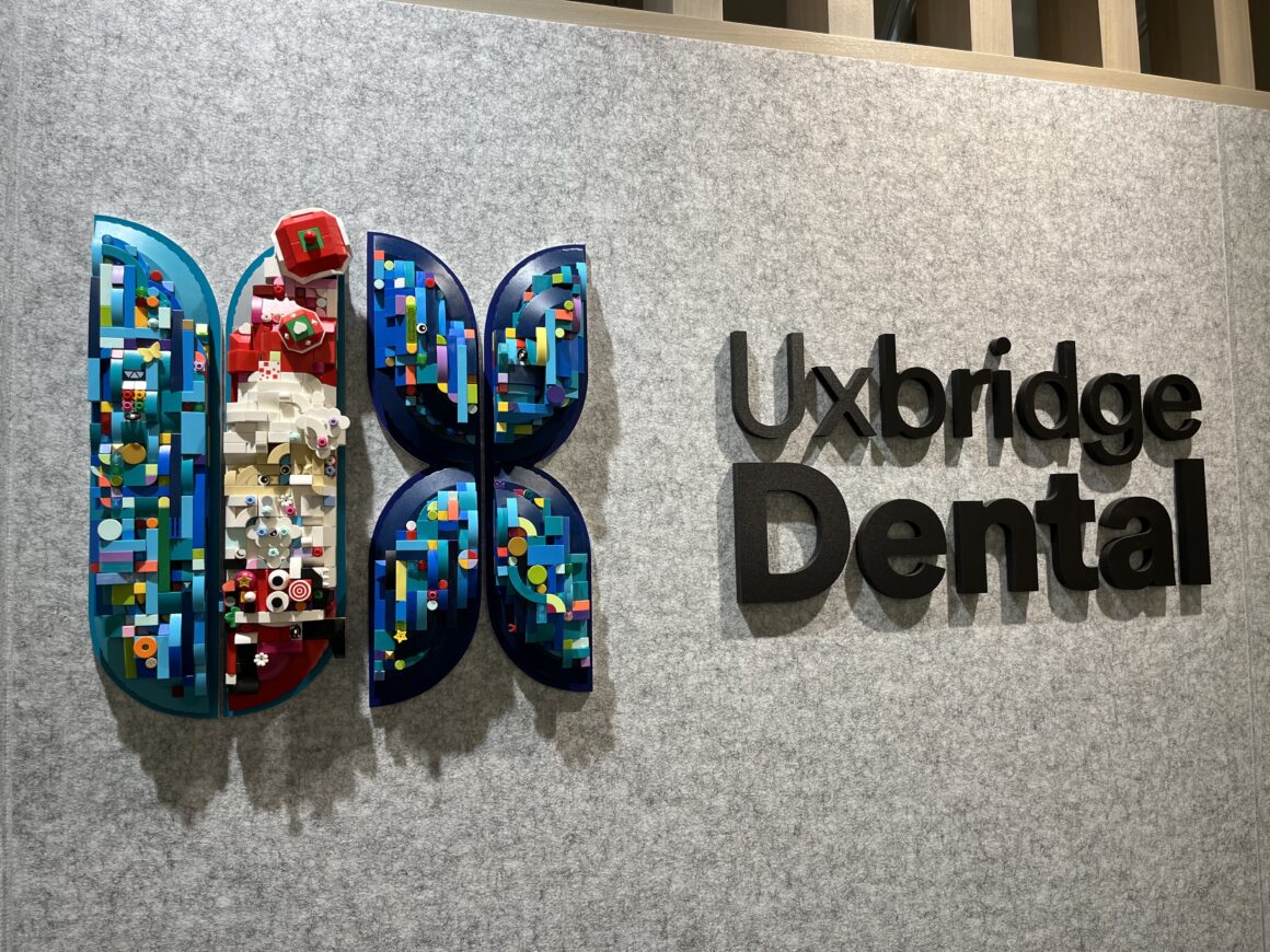 Christmas Tree Competition at Uxbridge Dental Care – Vote Now!